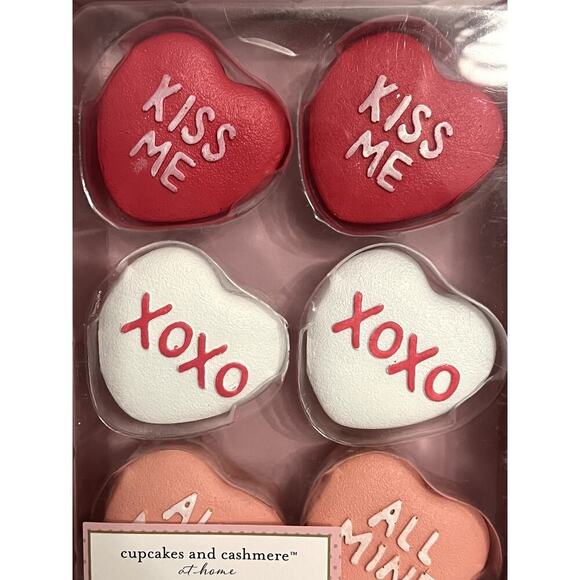 Cupcakes and Cashmere Heart Ceramic Decor KISS ME, XOXO Valentine's - Picture 2 of 2